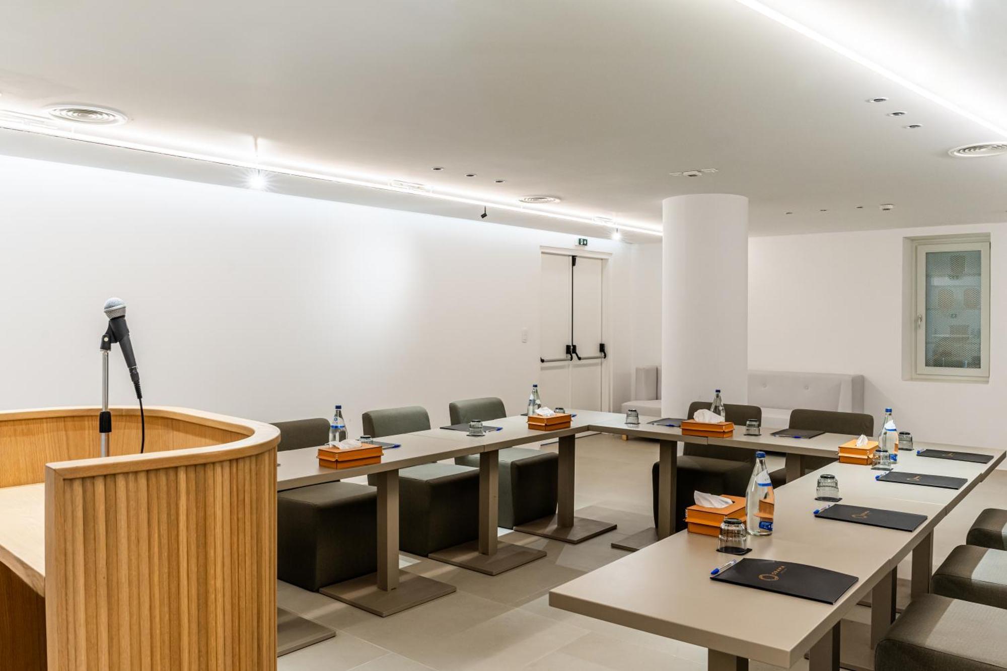 Orama Hotel & Spa Тира Экстерьер фото The conference room of the European University Institute